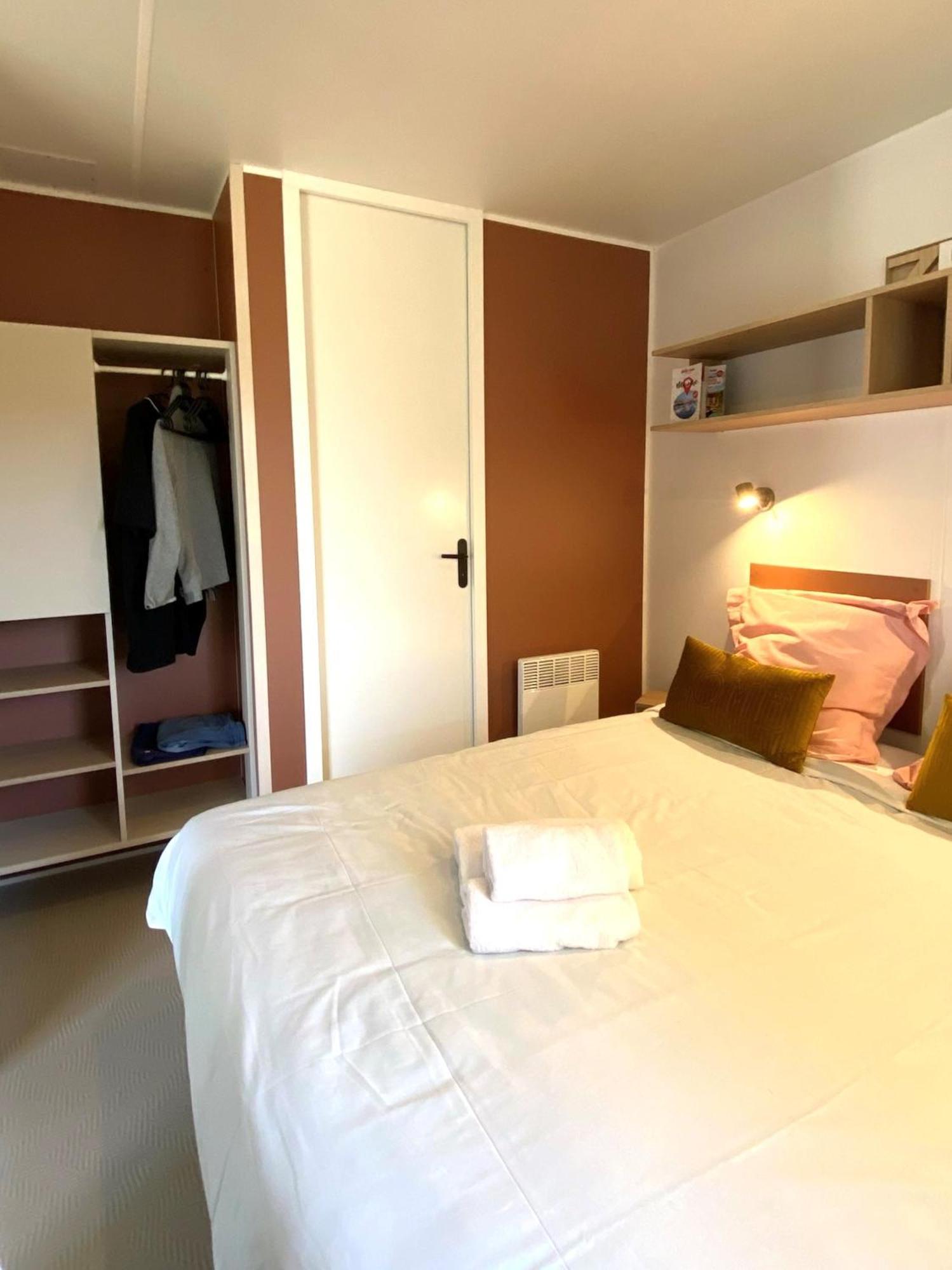 Camping Les Carolins Saint-Lo-d'Ourville Esterno foto